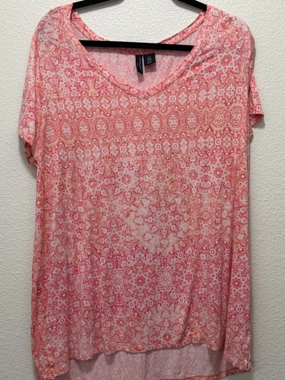 Cynthia Rowley short sleeve v-neck t-shirt, size 1X
